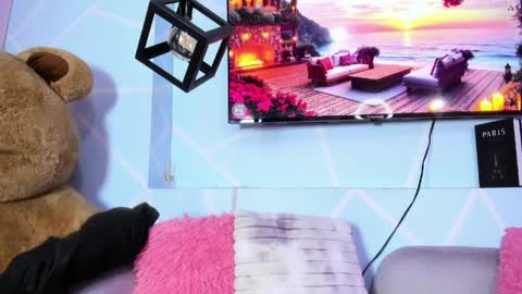 Emy Noa  online show from 1, 4, 2026