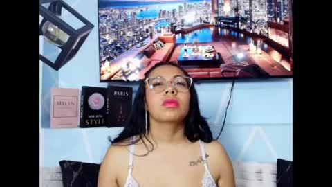 Emy Noa  online show from 31, 5, 2026