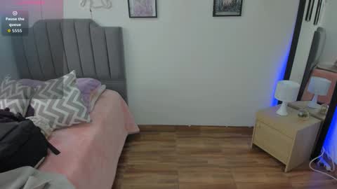 Amy sophia 3 online show from 17, 11, 2025