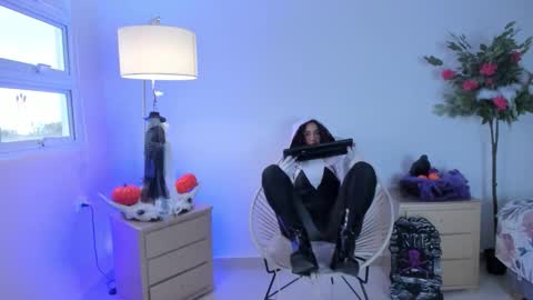 Amely online show from 31, 10, 2025