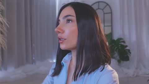 Amy Armstrong online show from 22, 11, 2025