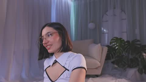 Snapshot of amyarmstrong chatting on 28, 4, 2026 Amy Armstrong online show from 28, 4, 2026