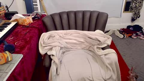 Trashely Gimpson online show from 1, 11, 2025