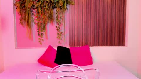 My name is AMY... Nice to meet you  thumb up me please its important online show from 23, 10, 2025