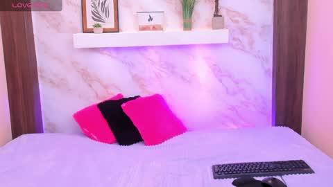 Snapshot of amybarton chatting on 30, 3, 2026 My name is AMY... Nice to meet you thumb up me please its important online show from 30, 3, 2026