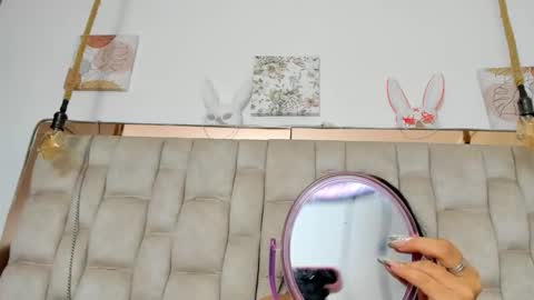 Amy Cortes online show from 2, 11, 2025