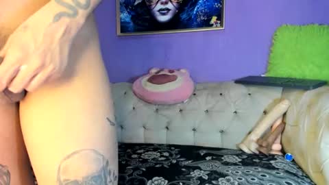 Amy Kamila online show from 1, 12, 2025