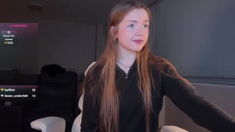 Snapshot of amyjj chatting on 17, 12, 2024 Amy online show from 17, 12, 2024