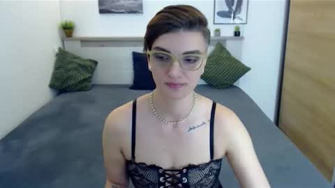 Snapshot of amylexy chatting on 1, 12, 2025 Hi there guys My pleasure in your hands pvt is open online show from 1, 12, 2025