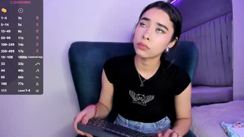 Snapshot of amyolimpo chatting on 30, 1, 2025 Amy ... Nice to meet u   thumb up me please its important online show from 30, 1, 2025