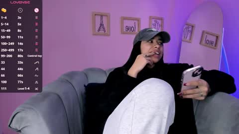 Snapshot of amyolimpo chatting on 12, 2, 2025 Amy ... Nice to meet u   thumb up me please its important online show from 12, 2, 2025
