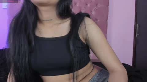 Snapshot of amyolimpo chatting on 27, 2, 2025 Amy ... Nice to meet u   thumb up me please its important online show from 27, 2, 2025