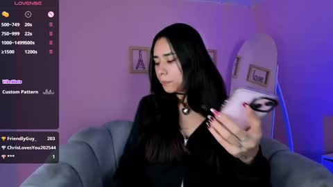 Snapshot of amyolimpo chatting on 5, 3, 2025 Amy ... Nice to meet u   thumb up me please its important online show from 5, 3, 2025