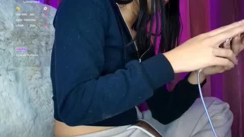 Snapshot of amyolimpo chatting on 5, 10, 2025 Amy ... Nice to meet u   thumb up me please its important online show from 5, 10, 2025