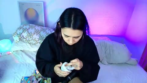 Snapshot of amyolimpo chatting on 4, 4, 2026 Amy ... Nice to meet u thumb up me please its important online show from 4, 4, 2026