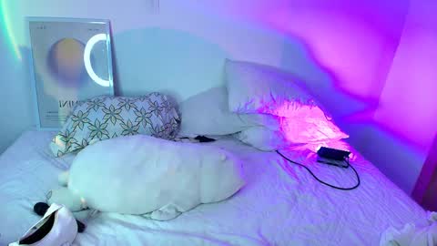 Snapshot of amyolimpo chatting on 7, 4, 2026 Amy ... Nice to meet u thumb up me please its important online show from 7, 4, 2026