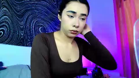 Snapshot of amyolimpo chatting on 7, 7, 2026 Amy ... Nice to meet u thumb up me please its important online show from 7, 7, 2026