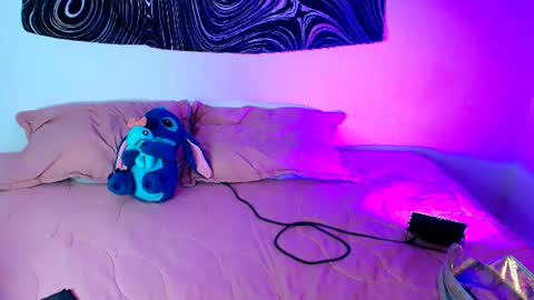 Snapshot of amyolimpo chatting on 26, 7, 2026 Amy ... Nice to meet u thumb up me please its important online show from 26, 7, 2026