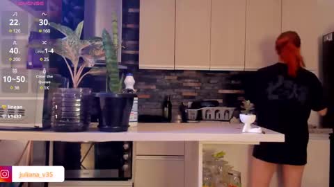 Snapshot of amypond__ chatting on 6, 12, 2024 Amy online show from 6, 12, 2024