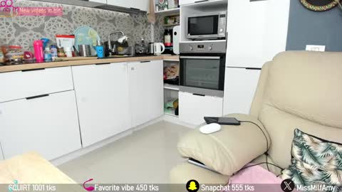Snapshot of amysuperheroes chatting on 22, 1, 2025 Next stream Dec 3 online show from 22, 1, 2025