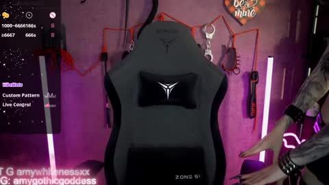 Snapshot of amywhitenessxx chatting on 28, 3, 2026 Amy switch Goddess divine Mistress online show from 28, 3, 2026