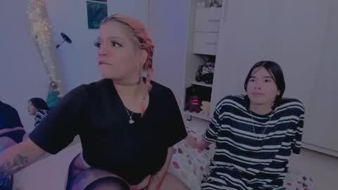 Snapshot of amyy_rouse chatting on 22, 4, 2026 Collinns online show from 22, 4, 2026