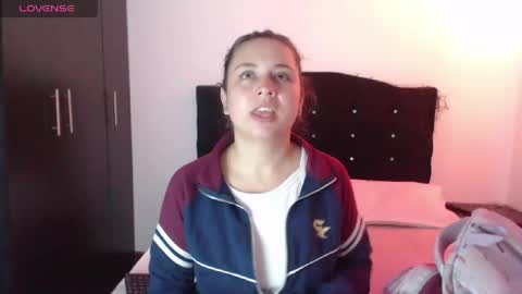 Snapshot of ana_arms_ chatting on 2, 4, 2026 ana_arms_ online show from 2, 4, 2026