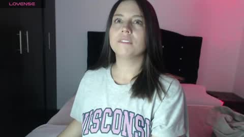 Snapshot of ana_arms_ chatting on 27, 4, 2026 ana_arms_ online show from 27, 4, 2026