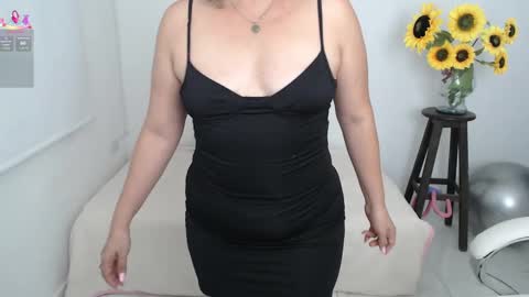 Snapshot of ana_hotmilfx chatting on 13, 9, 2025 ANA online show from 13, 9, 2025