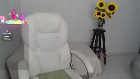 Snapshot of ana_hotmilfx chatting on 9, 10, 2025 ANA online show from 9, 10, 2025