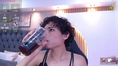 Snapshot of anaciet_evans chatting on 5, 6, 2026 Anaciet Evans online show from 5, 6, 2026