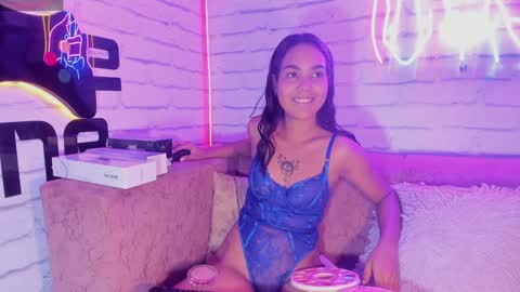 Anna online show from 1, 2, 2025