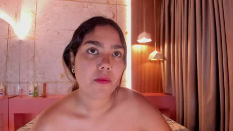 Snapshot of anaelle_bardin chatting on 4, 5, 2026 Anna online show from 4, 5, 2026