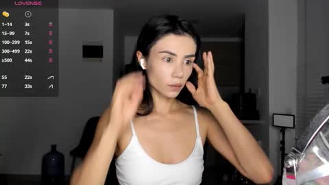 Ana Henao or Annie... Follow me ahenaocb Insta  X online show from 29, 11, 2025