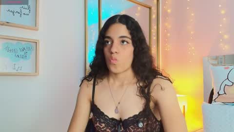 Snapshot of anahi_maite chatting on 6, 5, 2026 Anahi online show from 6, 5, 2026