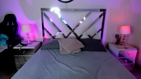 Anah Jones online show from 28, 9, 2025