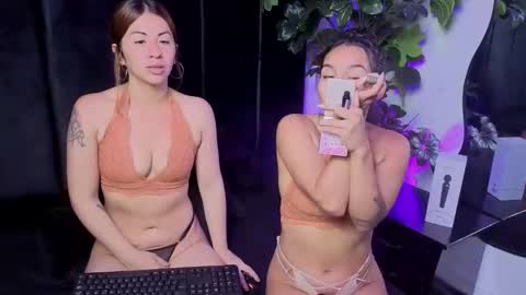 Snapshot of anales_deep_69 chatting on 27, 4, 2026 AbbyAndAntonela online show from 27, 4, 2026