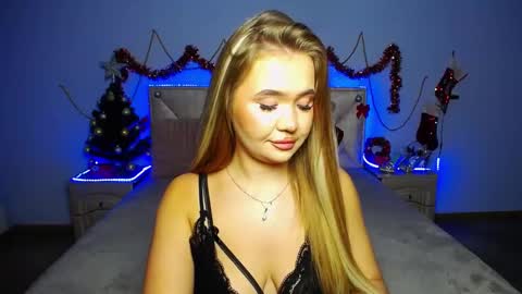 Snapshot of anastacyyellig chatting on 18, 12, 2024 anastacyyellig online show from 18, 12, 2024