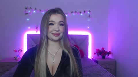 anastacyyellig online show from 13, 4, 2026