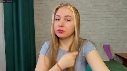 Snapshot of anastasia_gold1 chatting on 18, 5, 2026 anna online show from 18, 5, 2026
