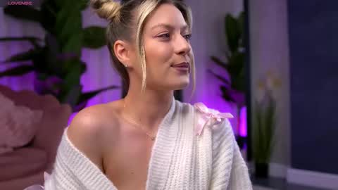 AnastasiaMills online show from 15, 11, 2025