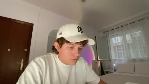 Snapshot of anddres_boss chatting on 24, 4, 2026 Tell Me ANDRESS ----- online show from 24, 4, 2026