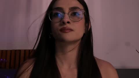 Andra Cyrus online show from 31, 3, 2026