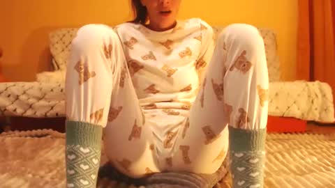 Snapshot of andrasweetie chatting on 12, 10, 2025 Andra online show from 12, 10, 2025