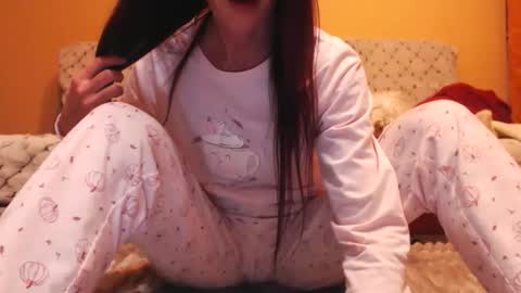 Snapshot of andrasweetie chatting on 13, 10, 2025 Andra online show from 13, 10, 2025