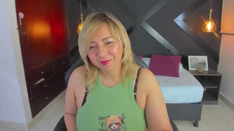 Snapshot of andre_soto_ chatting on 21, 9, 2025 A N D R E online show from 21, 9, 2025