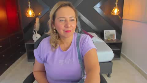 Snapshot of andre_soto_ chatting on 5, 10, 2025 A N D R E online show from 5, 10, 2025