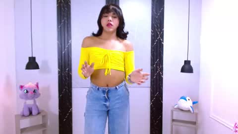 Snapshot of andrea_gill_ chatting on 5, 3, 2026 Andres Gil online show from 5, 3, 2026