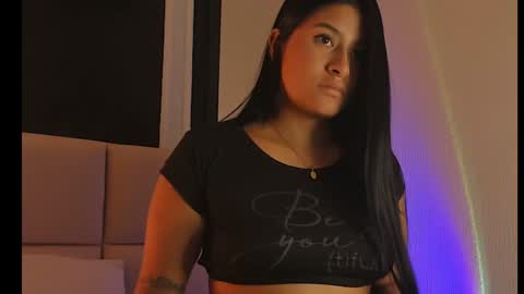 Snapshot of andrea_gomes_ chatting on 17, 1, 2025 andrea online show from 17, 1, 2025