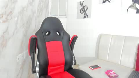Snapshot of andres_stud777 chatting on 8, 10, 2025 ANDRES online show from 8, 10, 2025